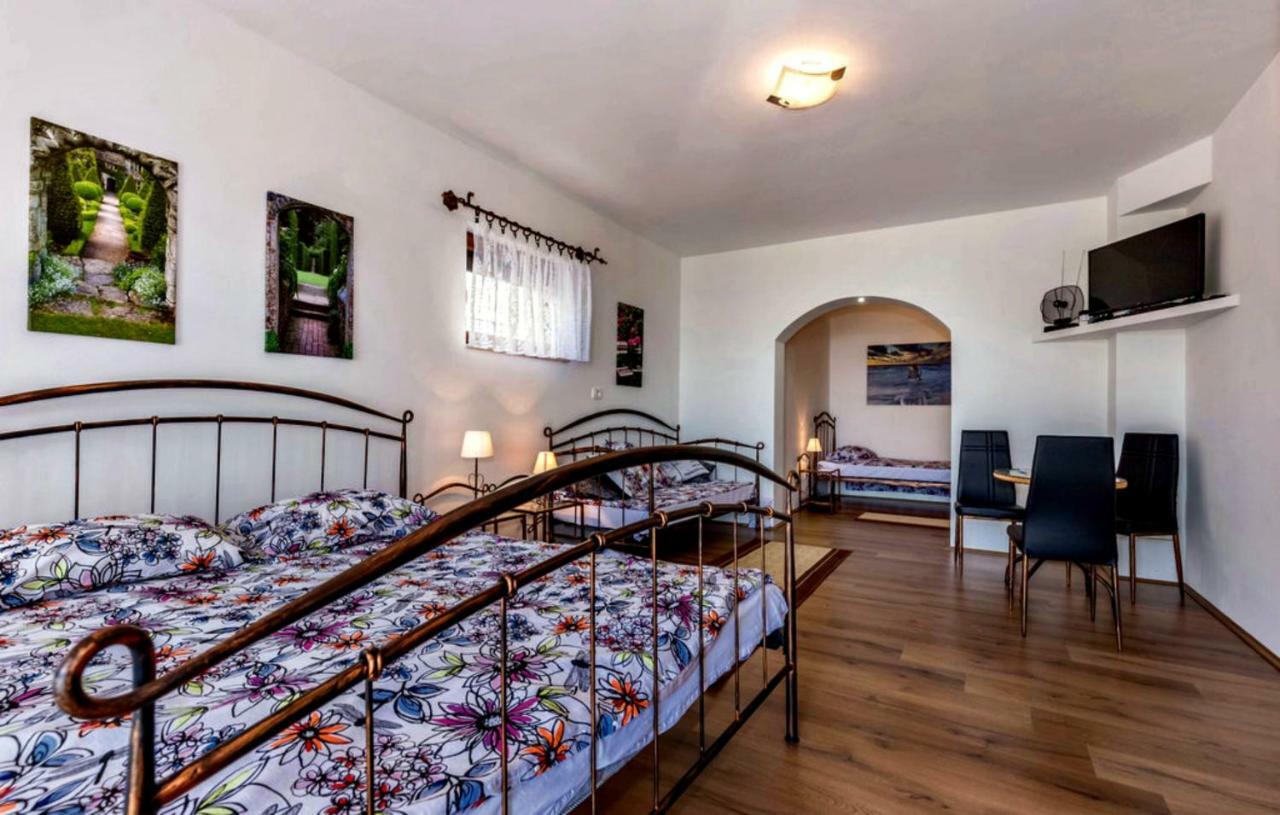 Apartment Anika 科斯特雷纳 外观 照片
