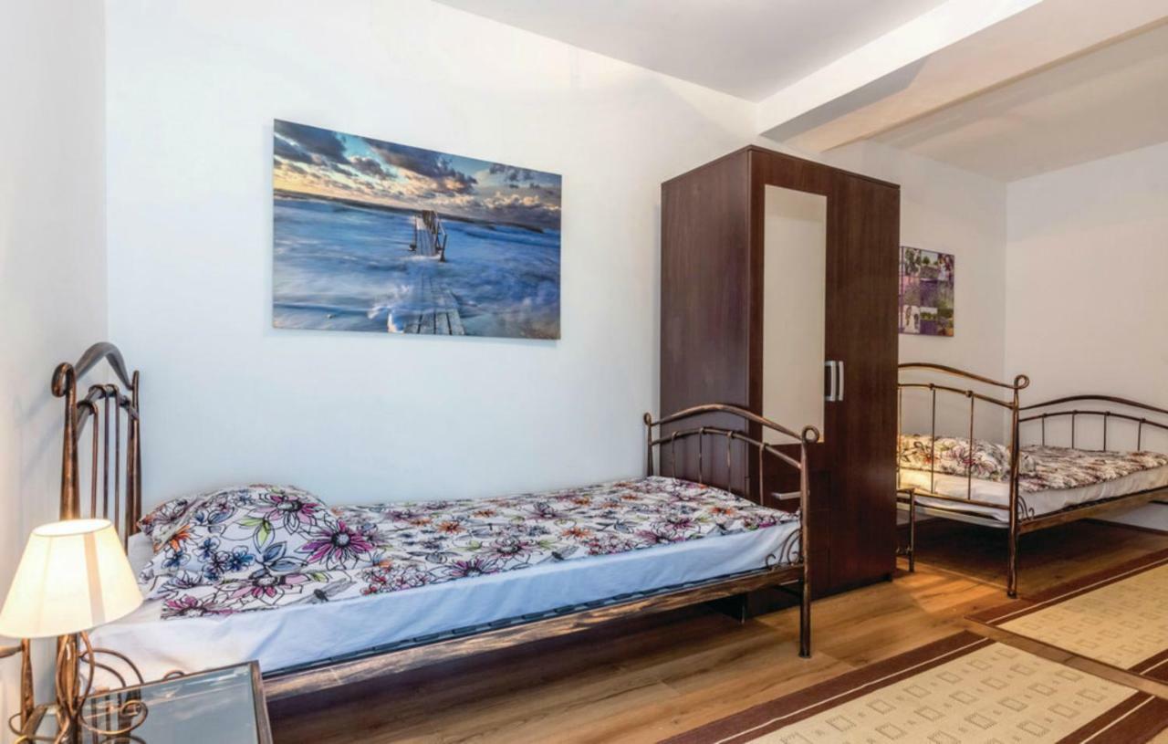 Apartment Anika 科斯特雷纳 外观 照片